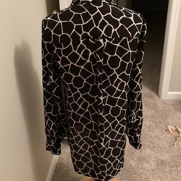 Black Patterned tunic - Picture 3 of 4